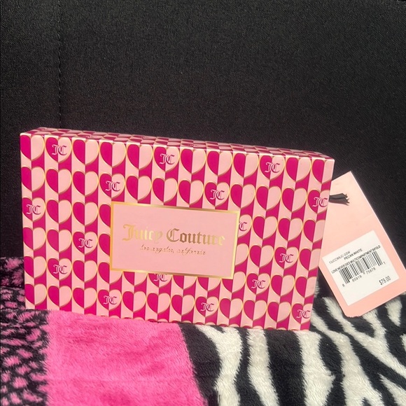 Juicy Couture Pink Heart Wallet - Picture 6 of 9